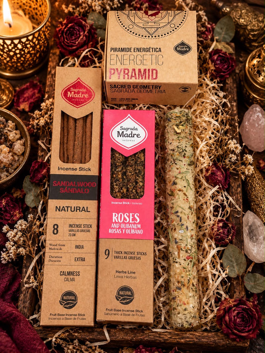 Pack Ritual Amor y Calma - incienso de sándalo, incienso de rosas y olíbano, pirámide energética y vela artesanal Luna de Cera