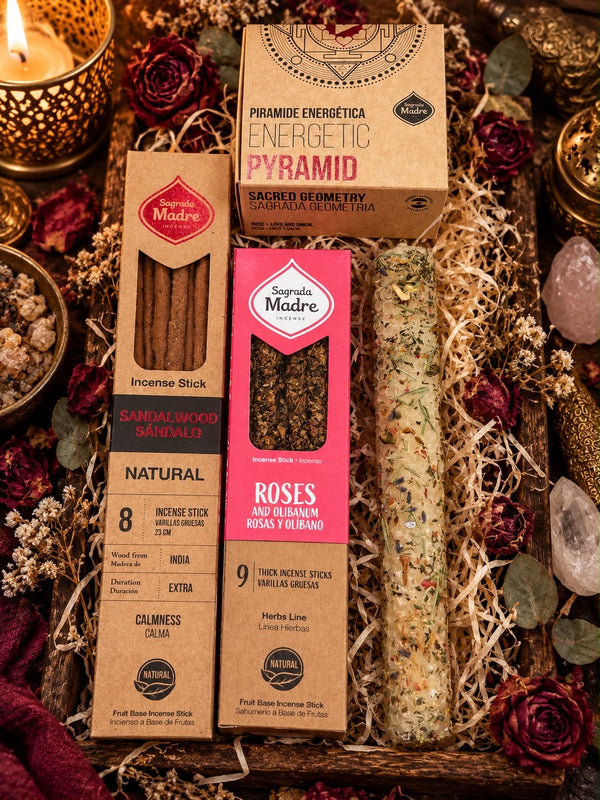 Pack Ritual Amor y Calma - incienso de sándalo, incienso de rosas y olíbano, pirámide energética y vela artesanal Luna de Cera